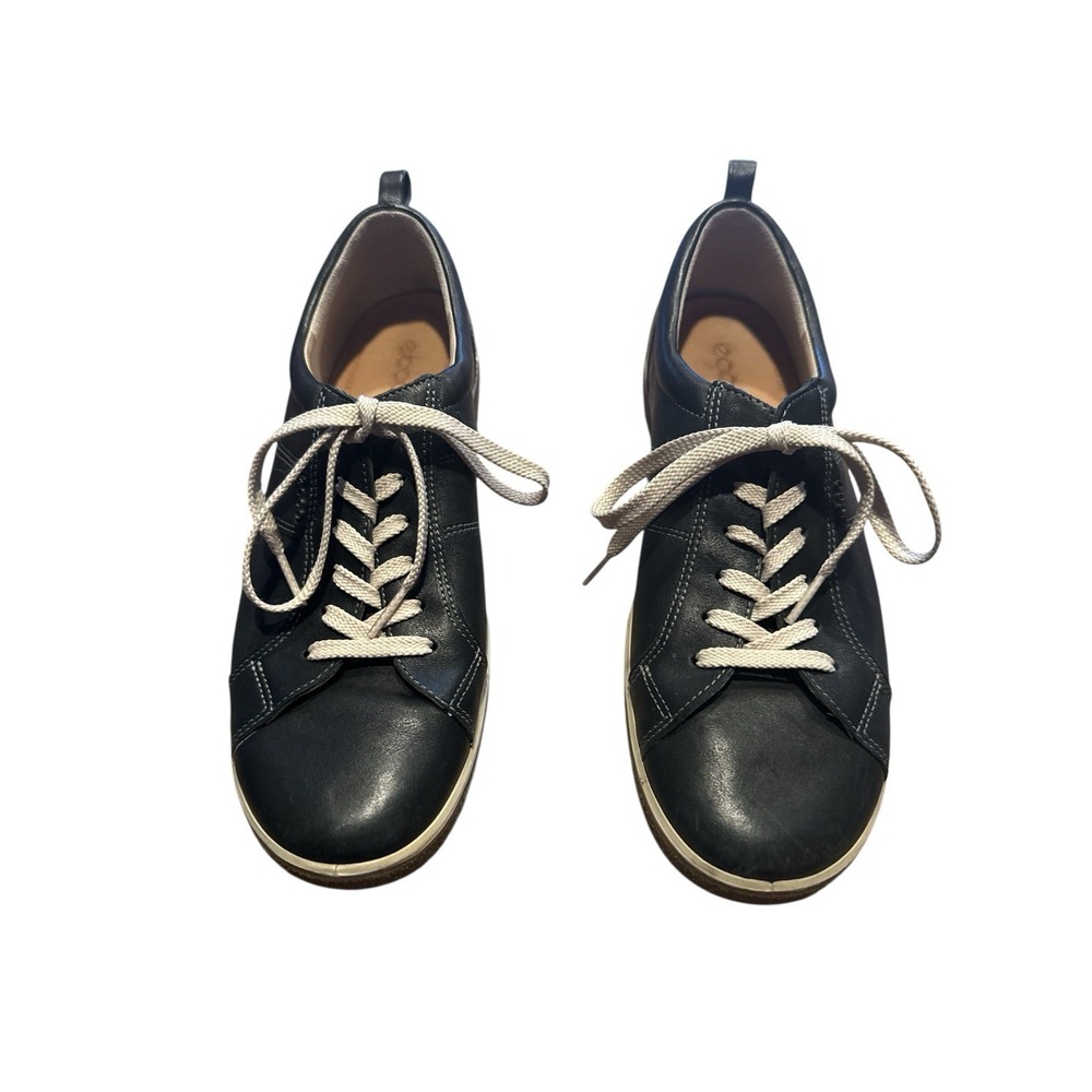 Ecco Black‎ Leather Woman's Low Top Comfy Lace Up Sneakers EU Size (US 8-8.5)